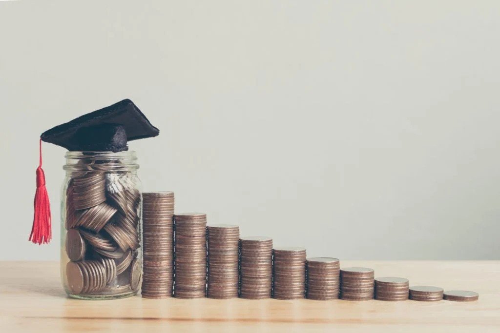 No Essay Scholarships for August to December 2025